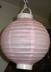 Lampion rizspapírból LED-el, 20 cm rózsaszín  elemmel